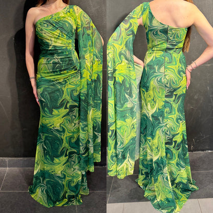 Grünes Maxi-Abendkleid mit asymmetrischem Ausschnitt | Sonderanfertigungen